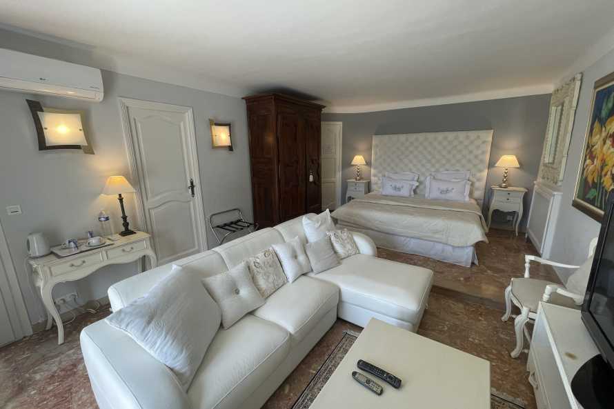 Chambre 1 – Vue mer & terrasse