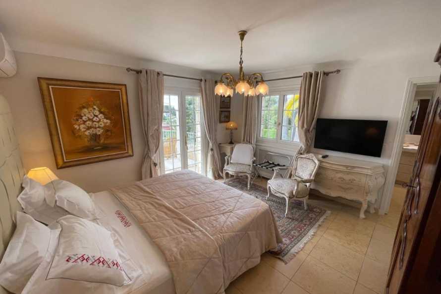 Chambre 2 – Vue mer & Saint-Paul de Vence