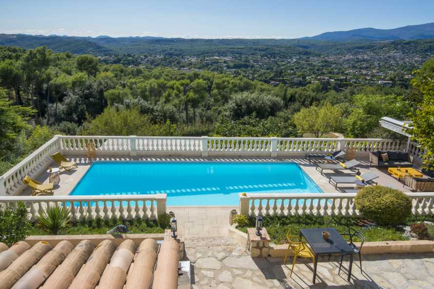 Vue piscine et panoramique