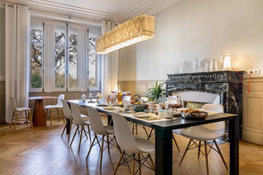 Maison d'hôtes L'Autre Rives - table du petit déjeuner en hiver
