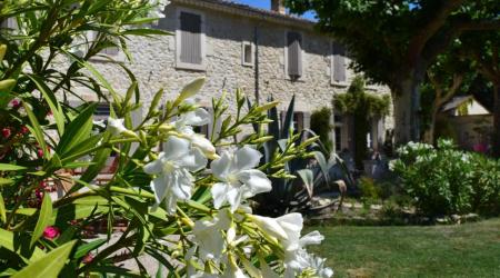 LA BASTIDE DES AMOURIERS LA BASTIDE DES AMOURIERS