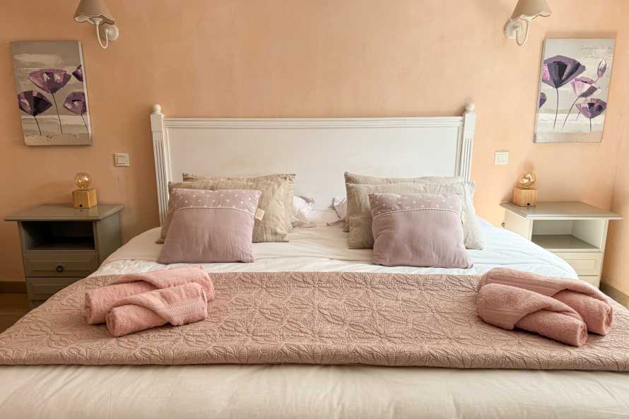 Chambre Fleur de cyste