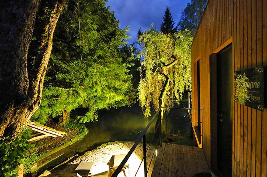 La Cabane du Pont de l'Ignon, by night...