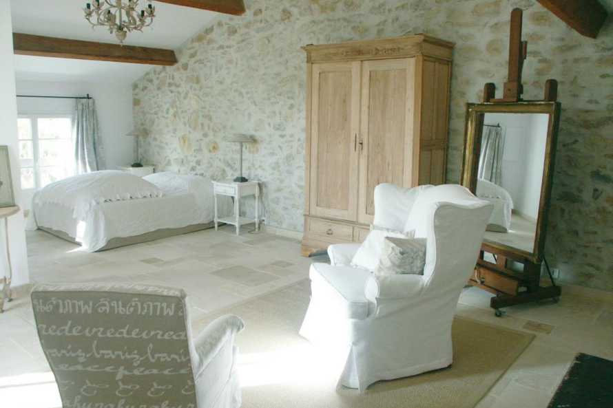 BASTIDE DE FONTVIEILLE