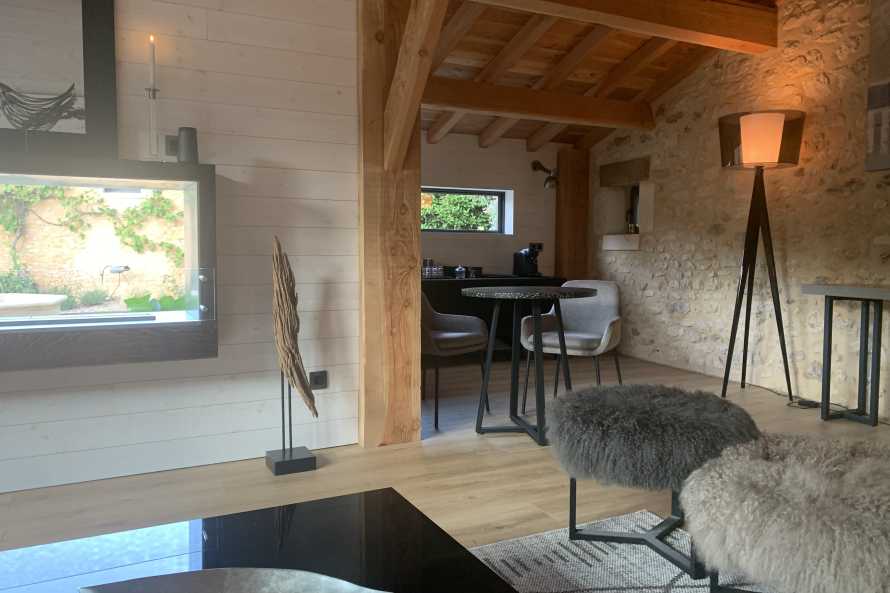 PETIT SALON